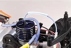 Наиболее распространенный бортовой электрический стартер - система Traxxas EZ-start